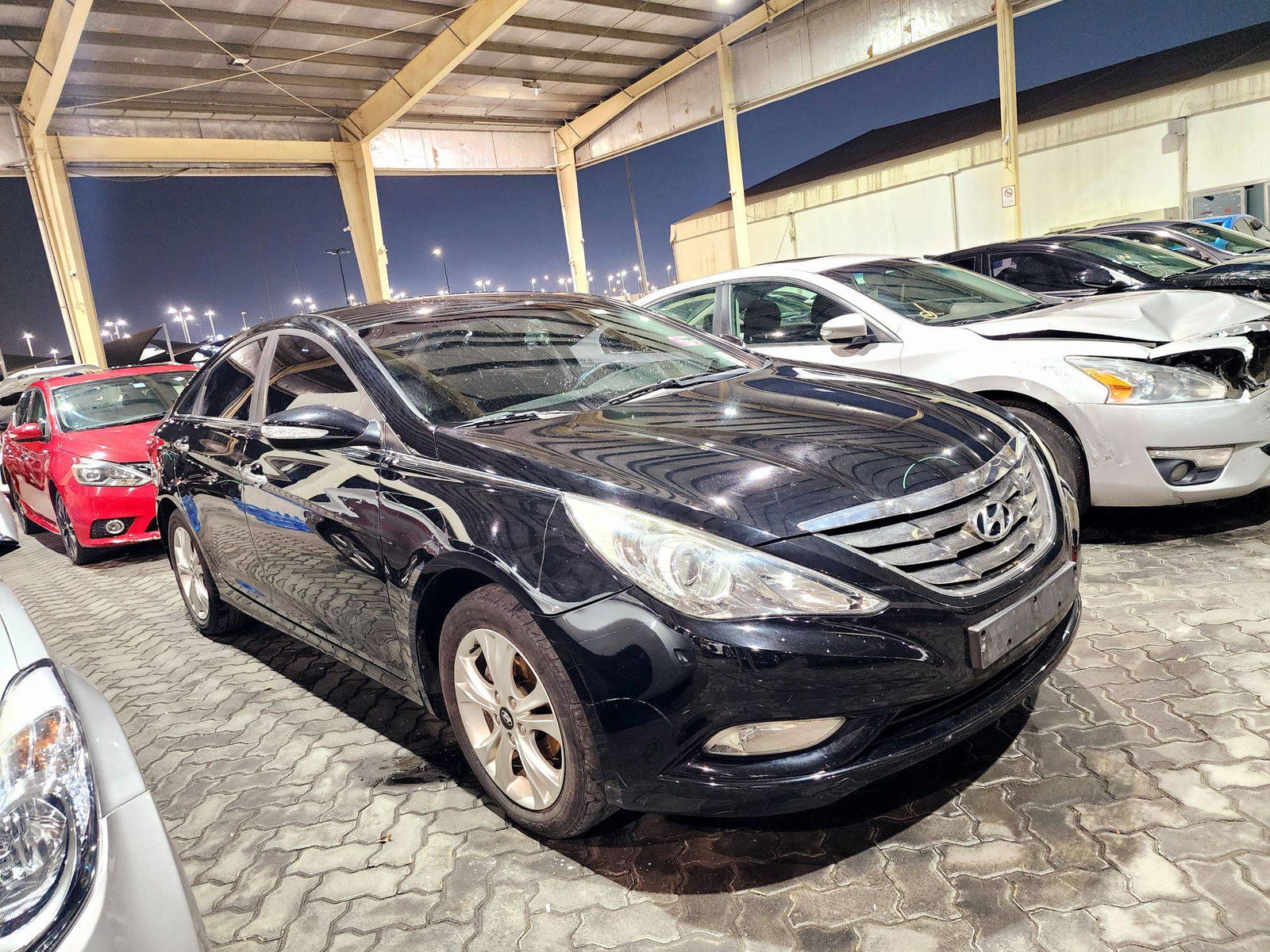 2010 HYUNDAI SONATA — 168692 KM — Lot 001443 — Souq - Marhaba Auctions Used Cars - Image 4