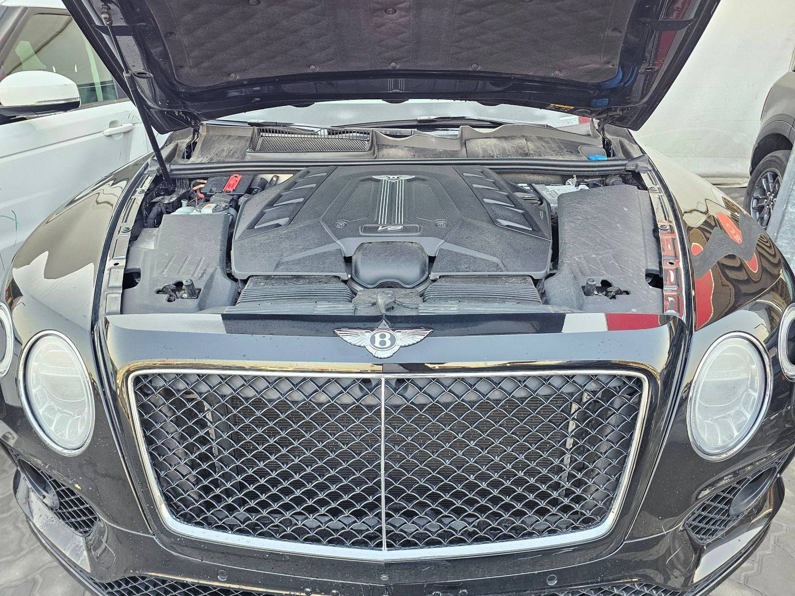 2019 BENTLEY BENTAYGA — 94252 KM — Lot KC025218 — Souq - Marhaba Auctions Used Cars - Image 13
