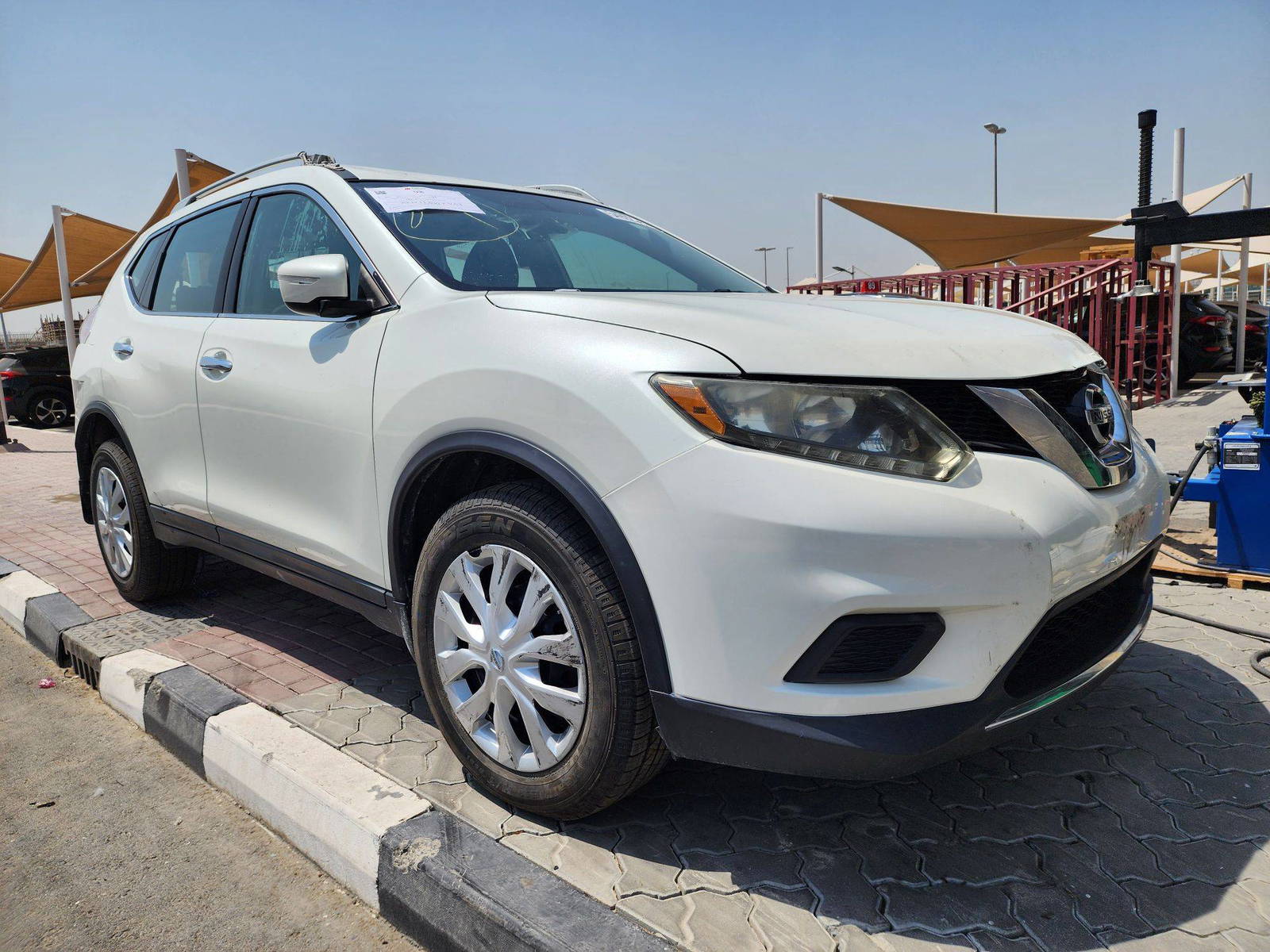 2015 NISSAN ROGUE — 157783 KM — Lot 54992224 — Souq - Marhaba Auctions Used Cars - Image 5
