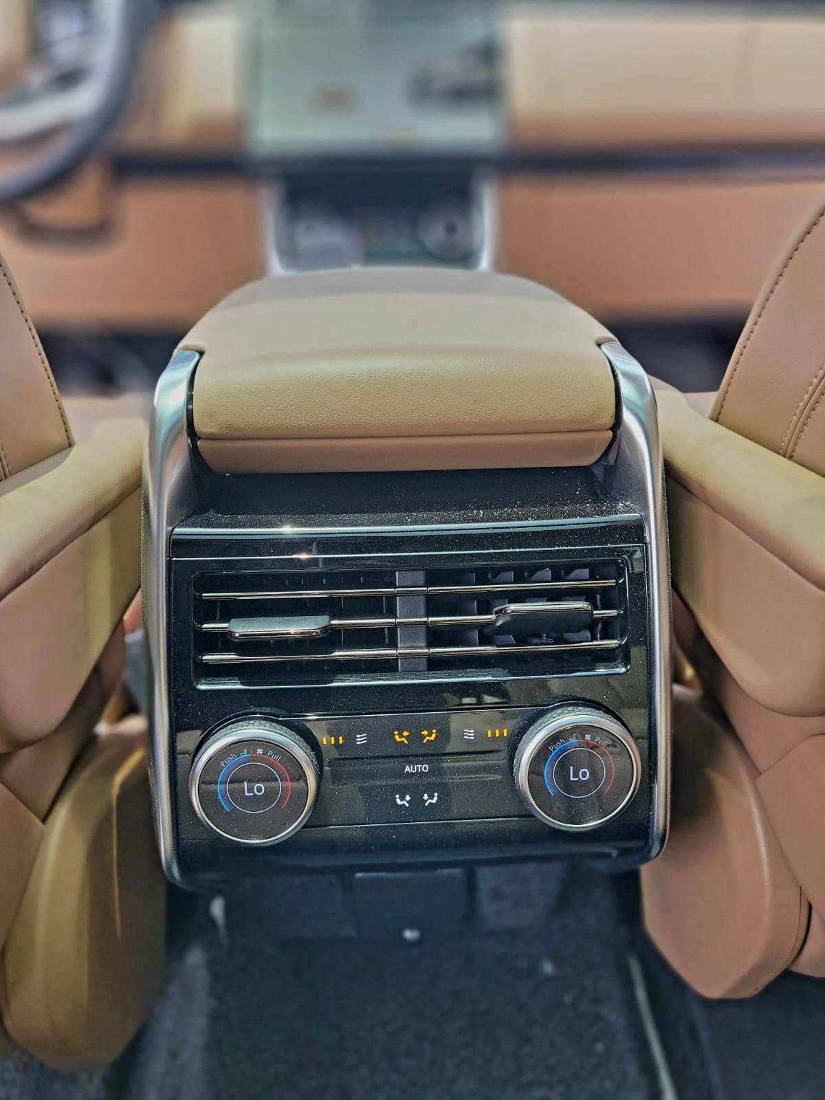 LAND ROVER RANGE ROVER VOGUE AUTOBIOGRAPHY 2023 - Marhaba Auction Used Cars - Image 12