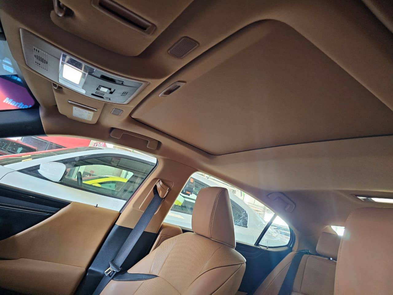 2023 LEXUS ES 300H — 146038 KM — Lot P2203865 — Main - Marhaba Auctions Used Cars - Image 9