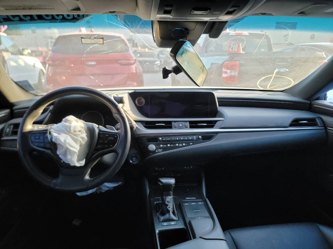 2021 LEXUS ES 300H — 71509 Miles — Lot 008682 — Main - Marhaba Auctions Used Cars - Image 7