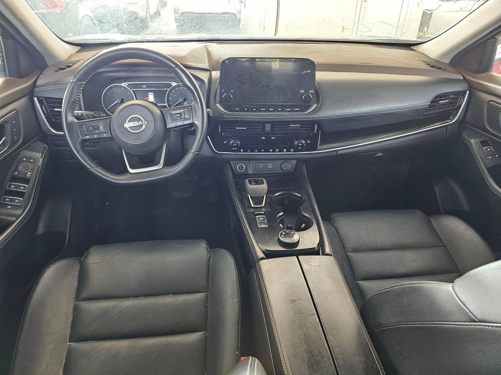 2023 NISSAN ROGUE — 71005 KM — Lot 12302707 — Souq - Marhaba Auctions Used Cars - Image 7