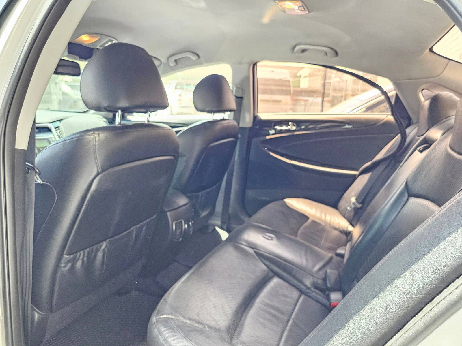 HYUNDAI SONATA 2010 - Marhaba Auction Used Cars - Image 6