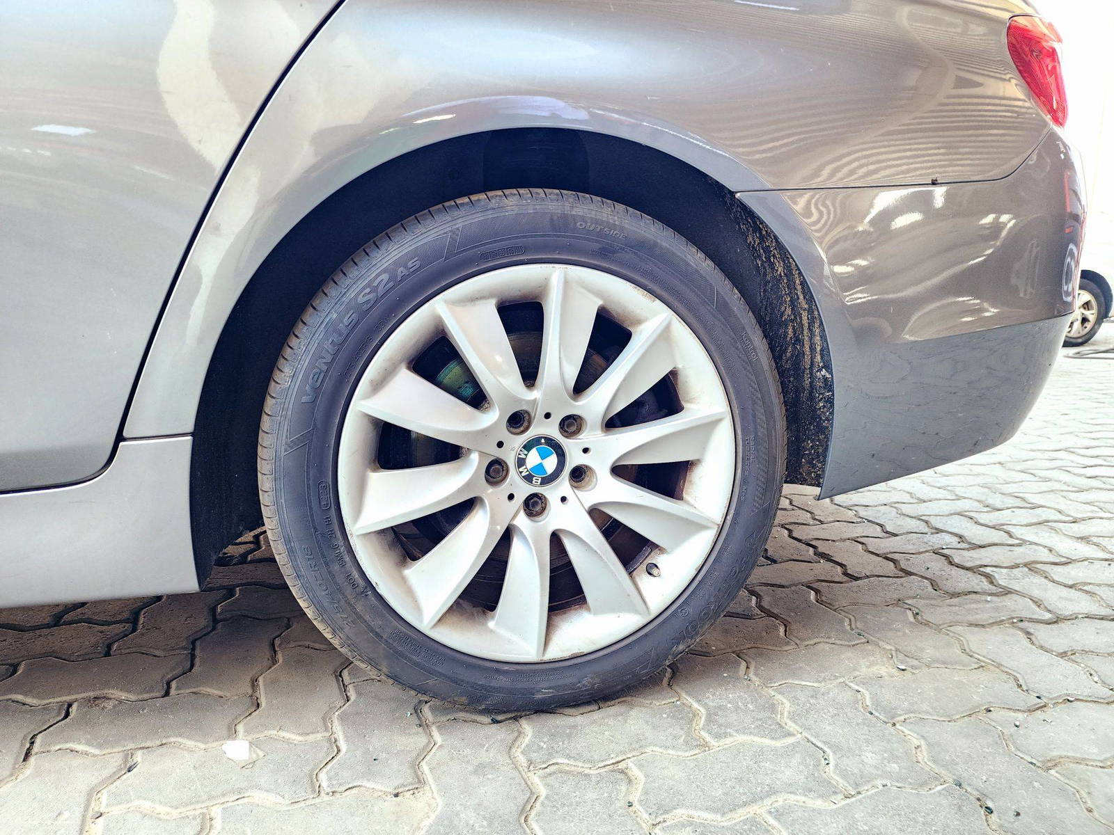 2013 BMW 528i — 116188 KM — Lot W44687 — Souq - Marhaba Auctions Used Cars - Image 11