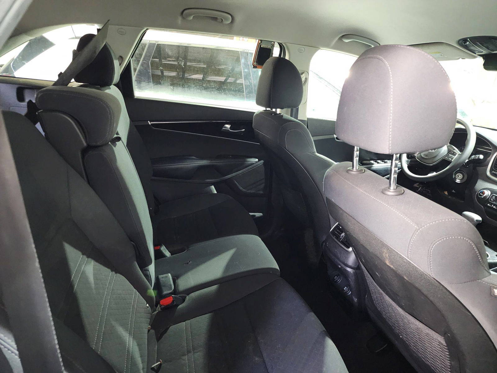 2019 KIA SORENTO — 138496 Miles — Lot 89735 — Al Quoz - Marhaba Auctions Used Cars - Image 7