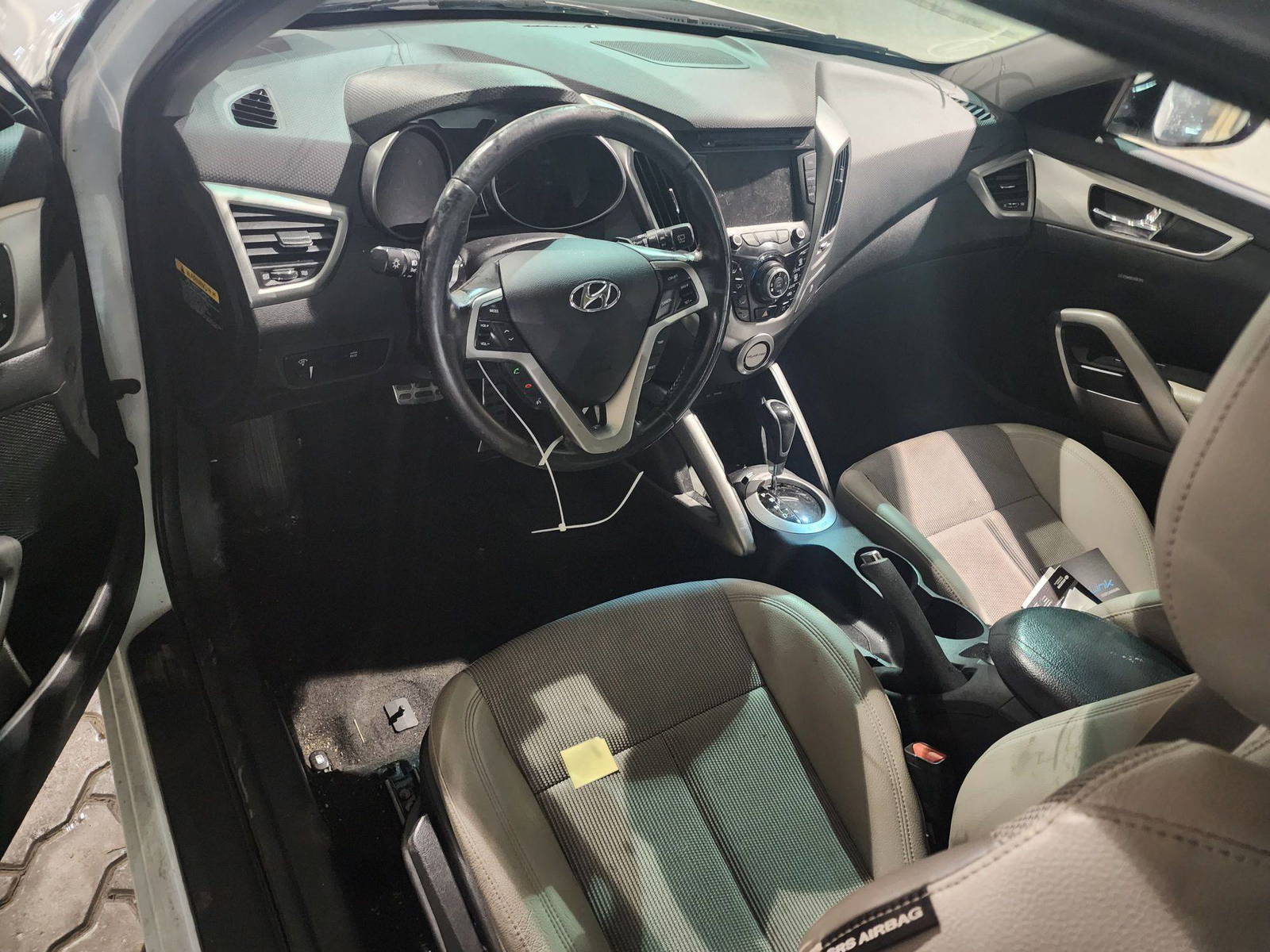 2013 HYUNDAI VELOSTER — 114789 Miles — Lot 4546411231 - Marhaba Auctions Used Cars - Image 9