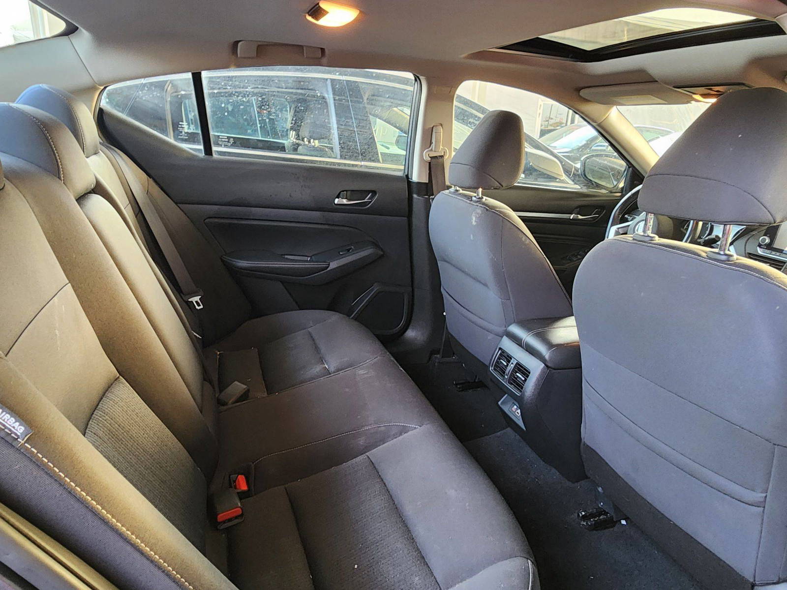 2019 NISSAN ALTIMA — 156170 Miles — Lot 38788465 — Souq - Marhaba Auctions Used Cars - Image 5