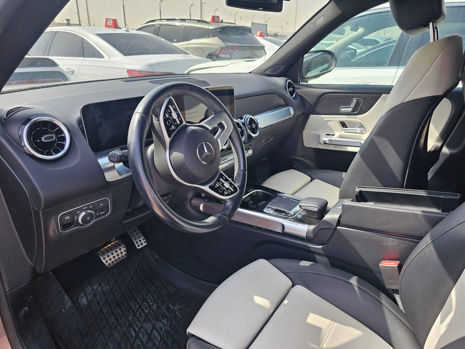 2020 MERCEDES BENZ GLB 250 — 110746 Miles — Lot W016544 — Al Sajaa - Marhaba Auctions Used Cars - Image 8