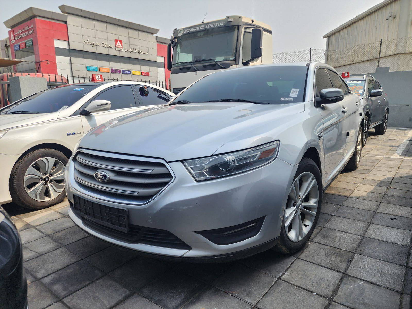 2013 FORD TAURUS — 207745 KM — Lot 135420 — Al Quoz - Marhaba Auctions Used Cars - Image 5