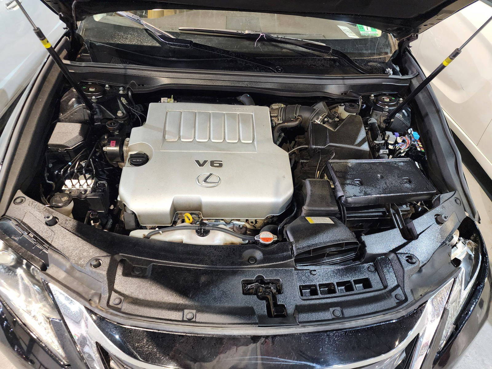 2016 LEXUS ES 350 — 161648 Miles — Lot 34117 — Al Quoz - Marhaba Auctions Used Cars - Image 12