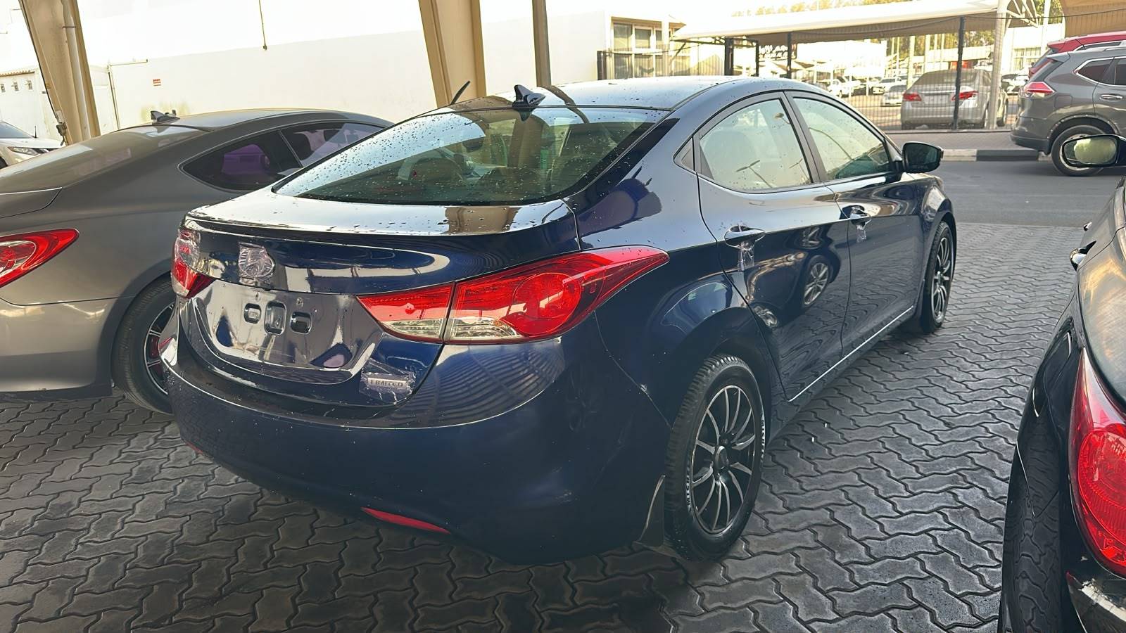 2012 HYUNDAI ELANTRA — 292473 Miles — Lot H094146 — Souq - Marhaba Auctions Used Cars - Image 3