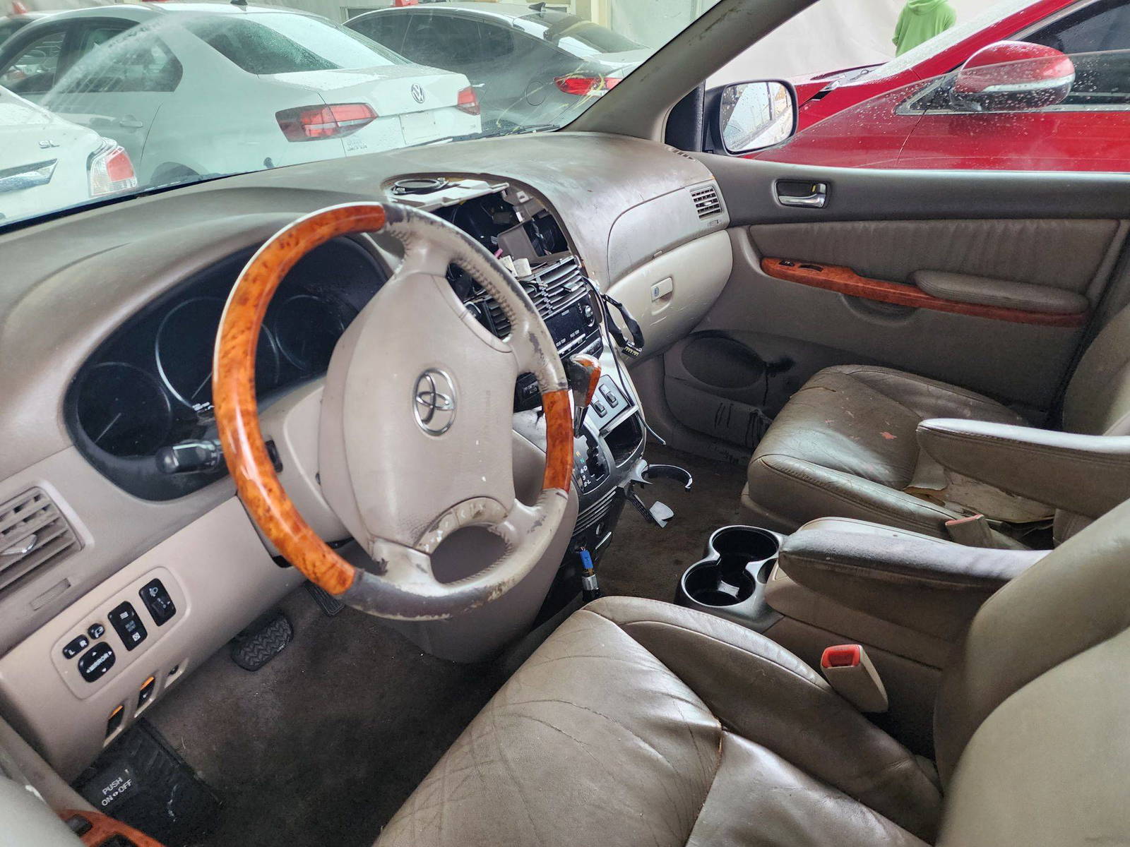 2007 TOYOTA SIENNA — 174191 Miles — Lot 77074503 - Marhaba Auctions Used Cars - Image 6