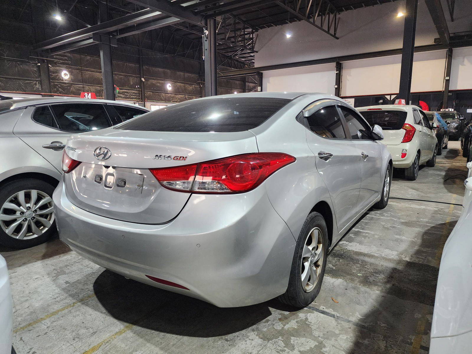 2011 HYUNDAI AVANTE — 151252 KM — Lot 040070 — Al Quoz - Marhaba Auctions Used Cars - Image 5