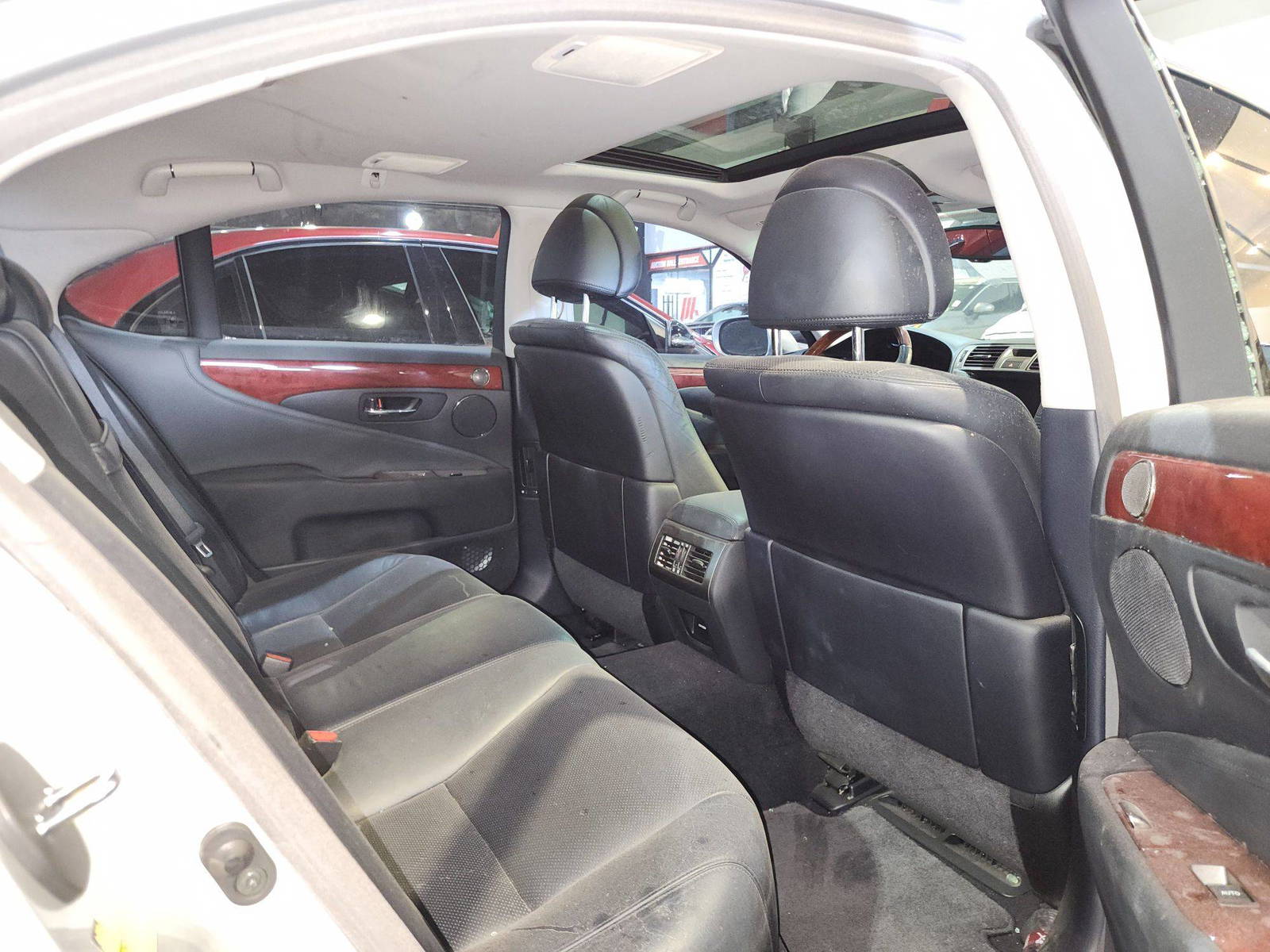 2010 LEXUS LS 460 — 181416 Miles — Lot 48305195 — Main - Marhaba Auctions Used Cars - Image 7
