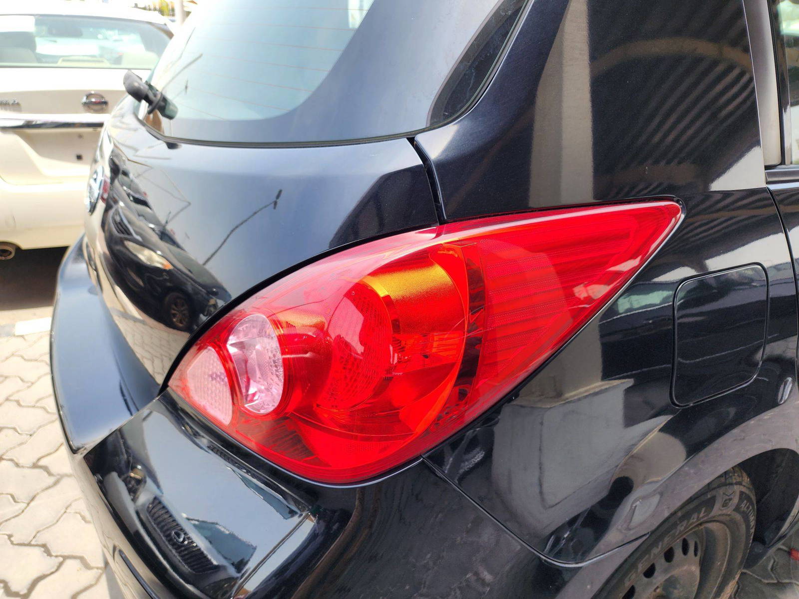 2009 NISSAN VERSA — 240347 KM — Lot 90976 — Main - Marhaba Auctions Used Cars - Image 10