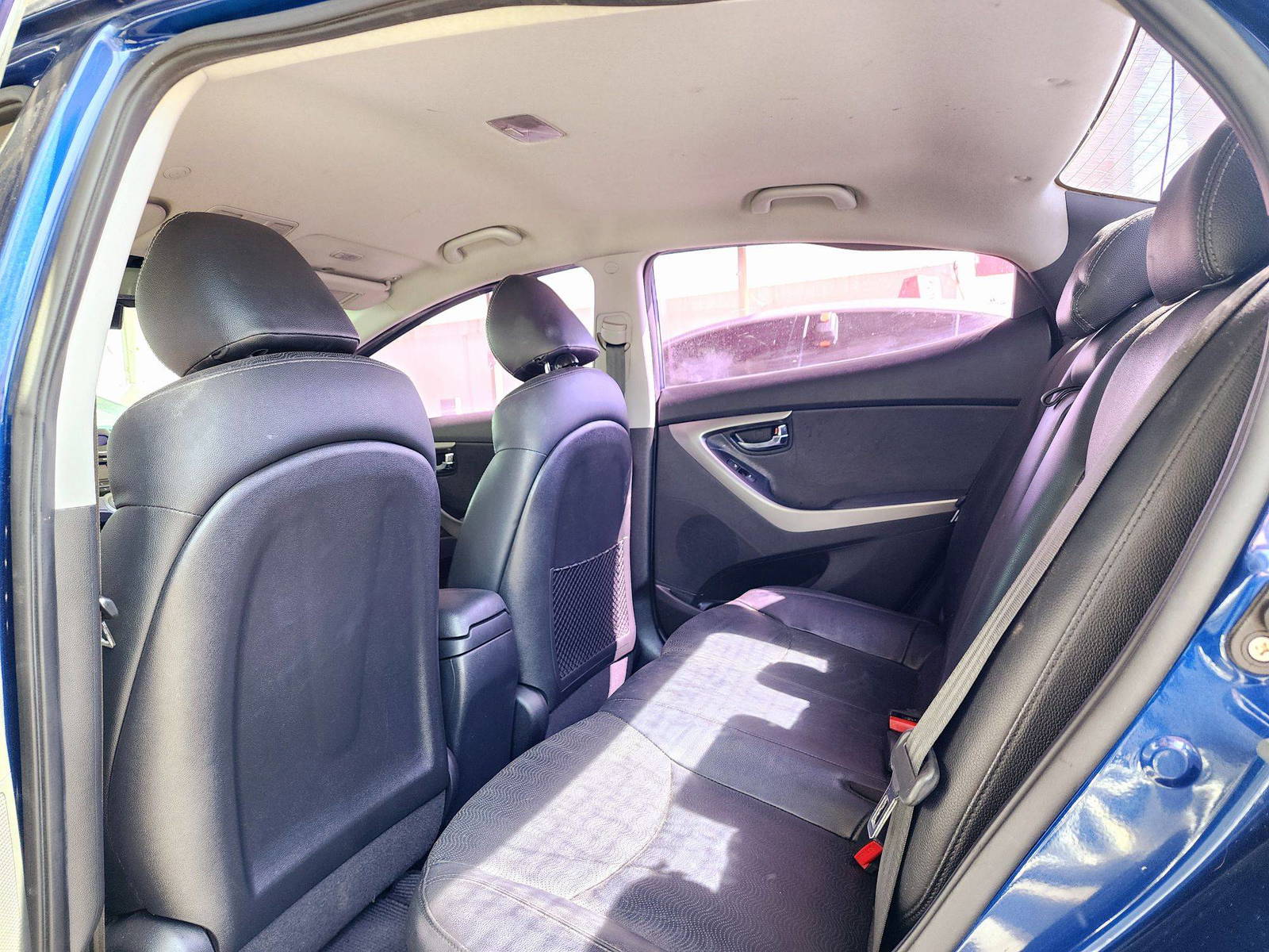 2012 HYUNDAI AVANTE — 87529 KM — Lot 409643 — Souq - Marhaba Auctions Used Cars - Image 6