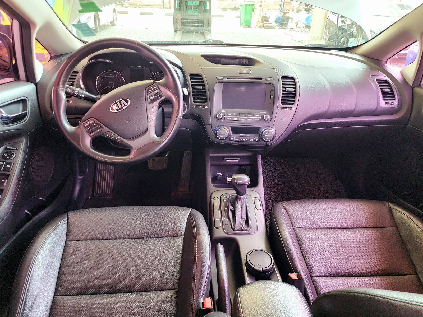 2013 KIA K3 — 140010 KM — Lot 801897 — Souq - Marhaba Auctions Used Cars - Image 7