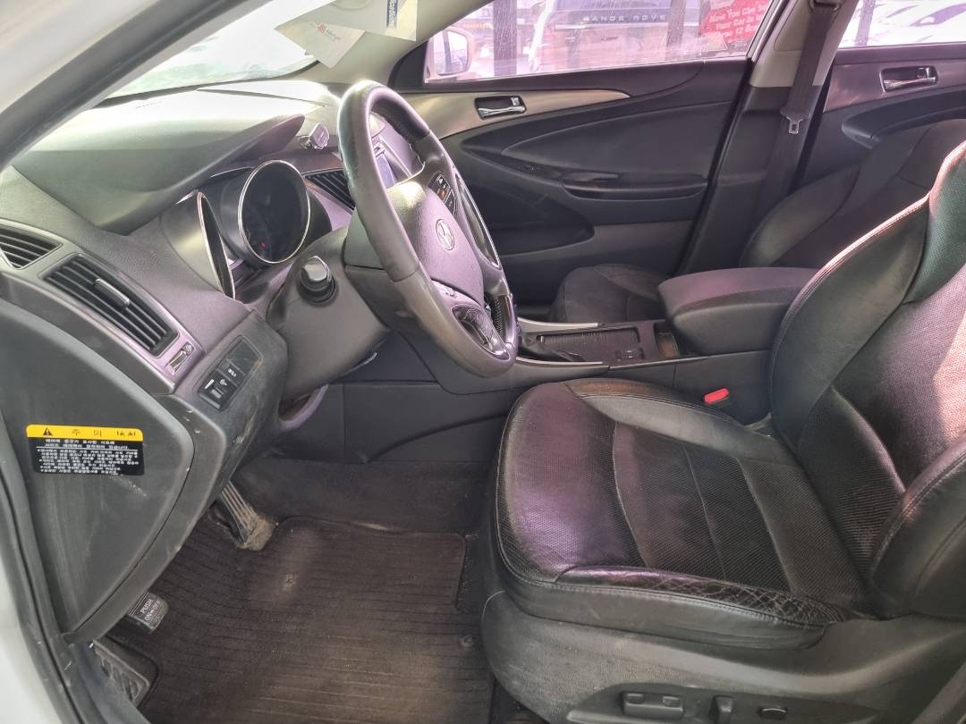 2012 HYUNDAI SONATA — 237200 KM — Lot 014975 — Main - Marhaba Auctions Used Cars - Image 8