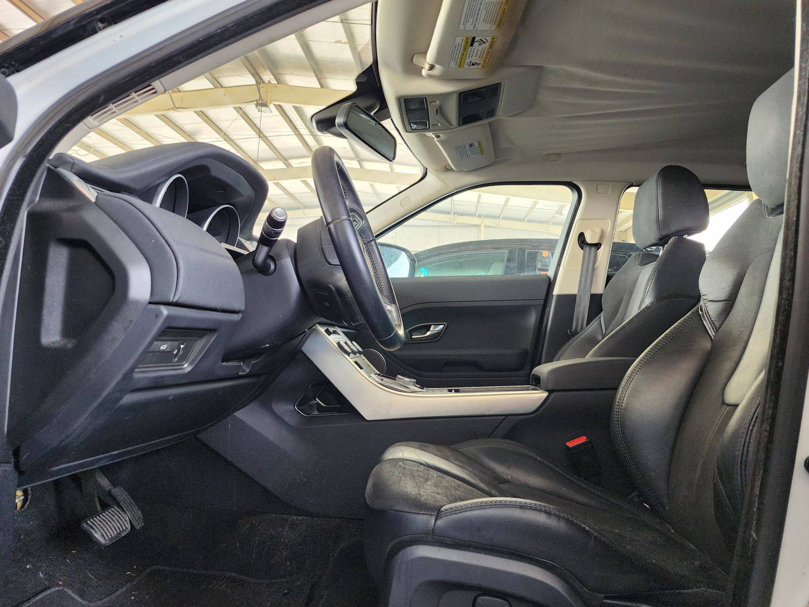 2013 LAND ROVER RANGE ROVER EVOQUE — 175770 Miles — Lot 39061847 — Souq - Marhaba Auctions Used Cars - Image 8