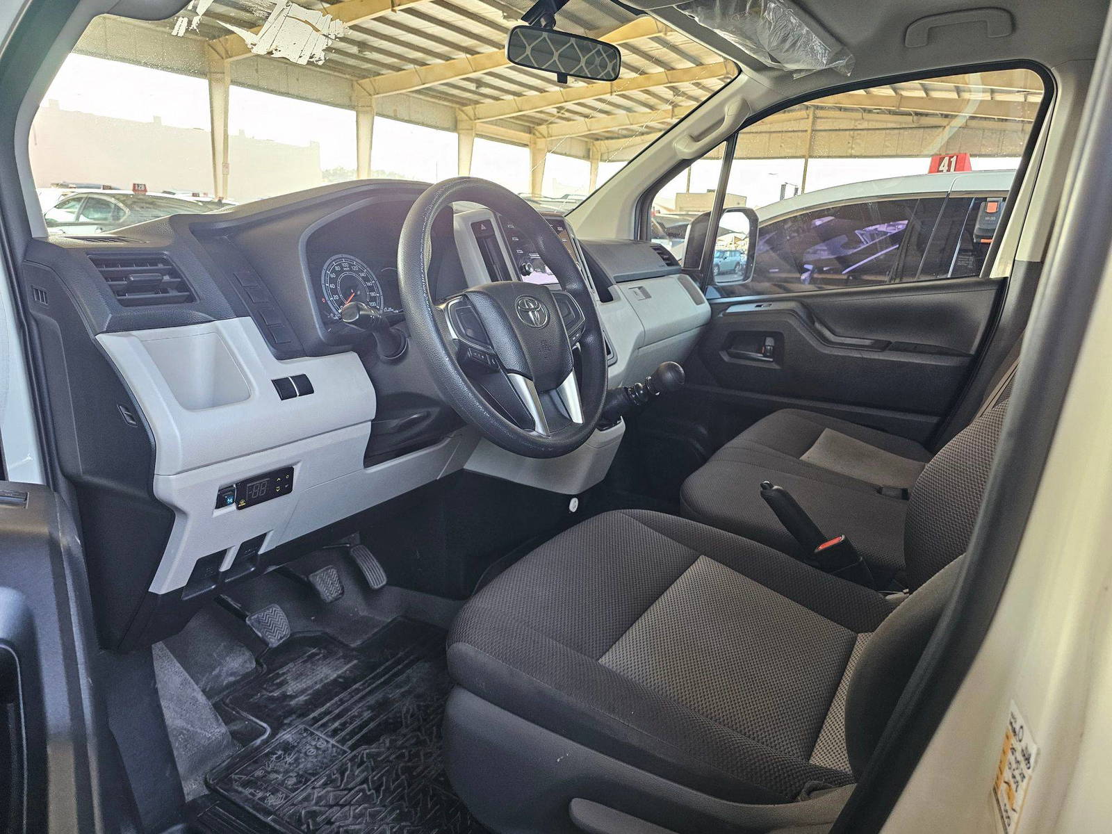 2023 TOYOTA HIACE — 104120 KM — Lot P8P8006593 — Souq - Marhaba Auctions Used Cars - Image 12