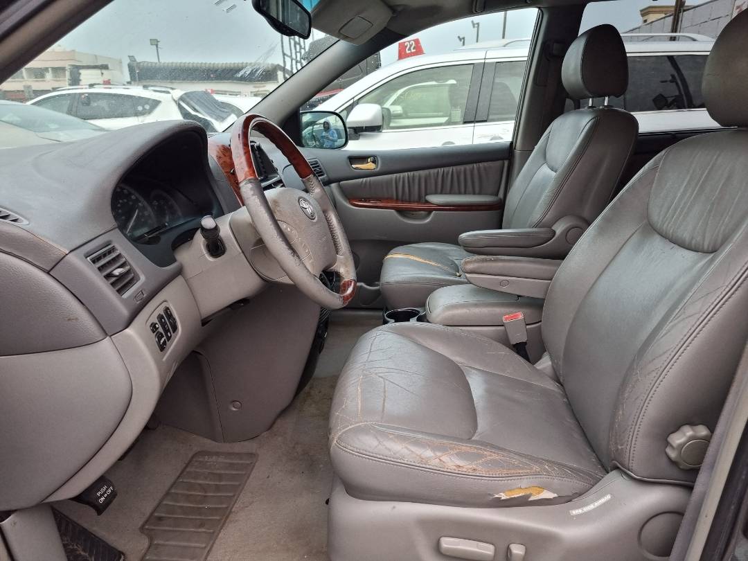 2004 TOYOTA SIENNA — 242447 Miles — Lot 124587 — Ind. 12 - Marhaba Auctions Used Cars - Image 6