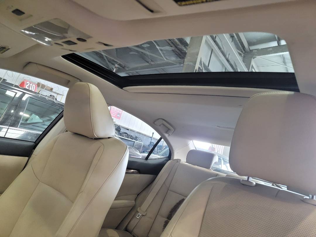 2014 LEXUS ES 300 — 107482 Miles — Lot 2055599 — Main - Marhaba Auctions Used Cars - Image 9