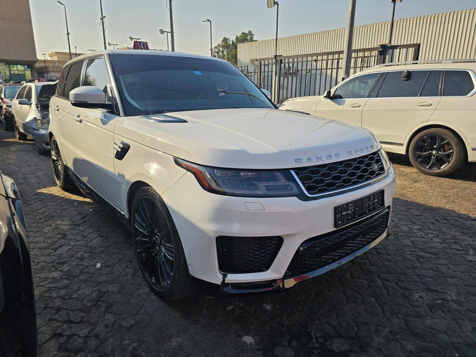 2020 LAND ROVER RANGE ROVER SPORT HSE — 162667 KM — Lot LA746074 — Main - Marhaba Auctions Used Cars - Image 2