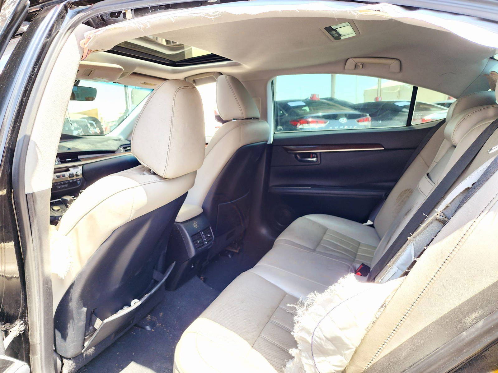 2017 LEXUS ES 350 — 84858 Miles — Lot G1HU060230 — Souq - Marhaba Auctions Used Cars - Image 6
