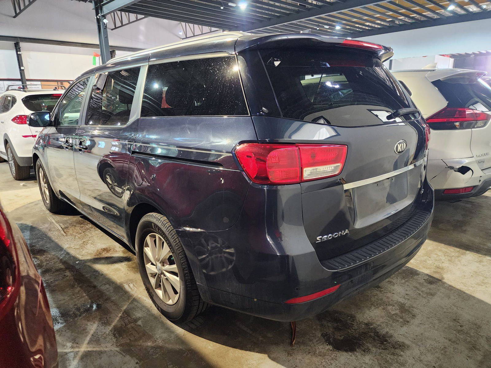 2017 KIA SEDONA — 153505 Miles — Lot 214587 — UMM RAMOOL - Marhaba Auctions Used Cars - Image 6