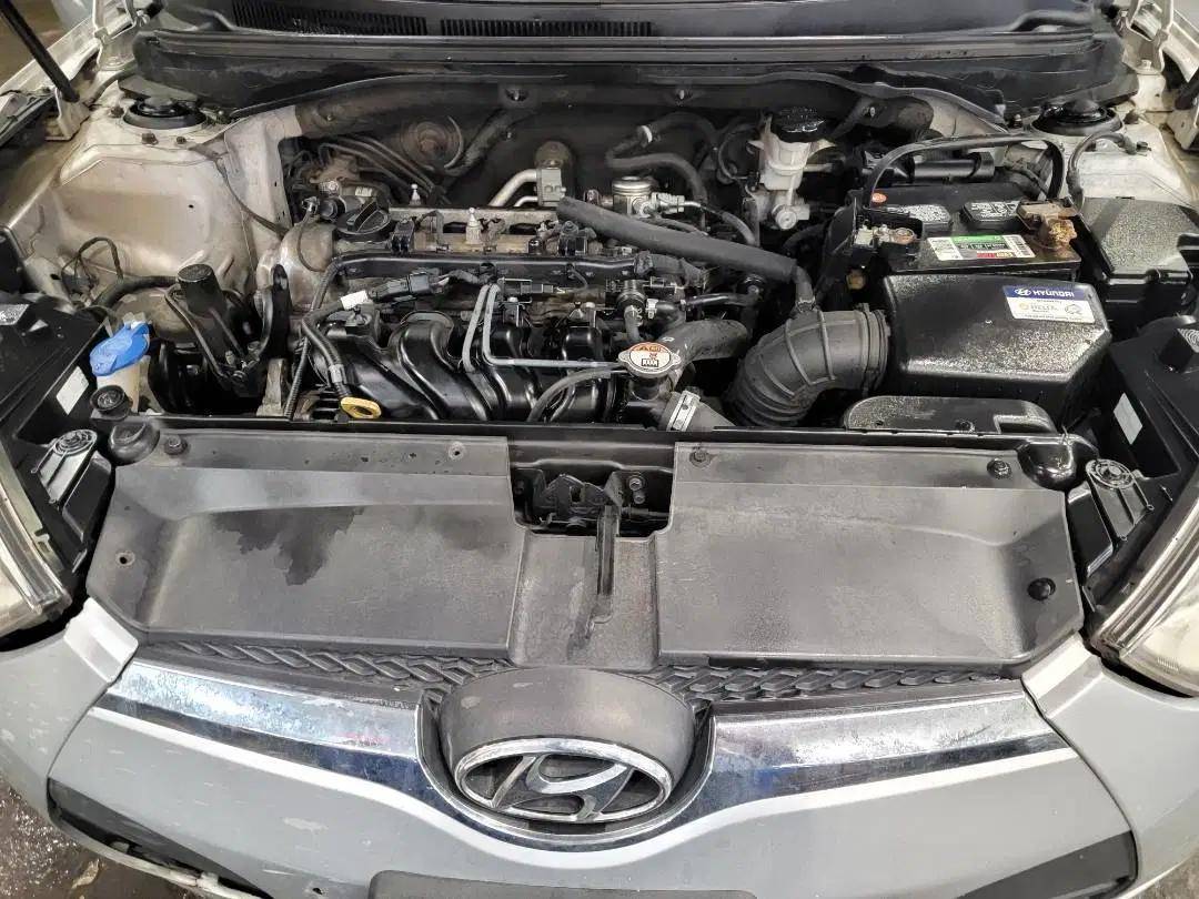 HYUNDAI VELOSTER 2017 - Marhaba Auction Used Cars - Image 10