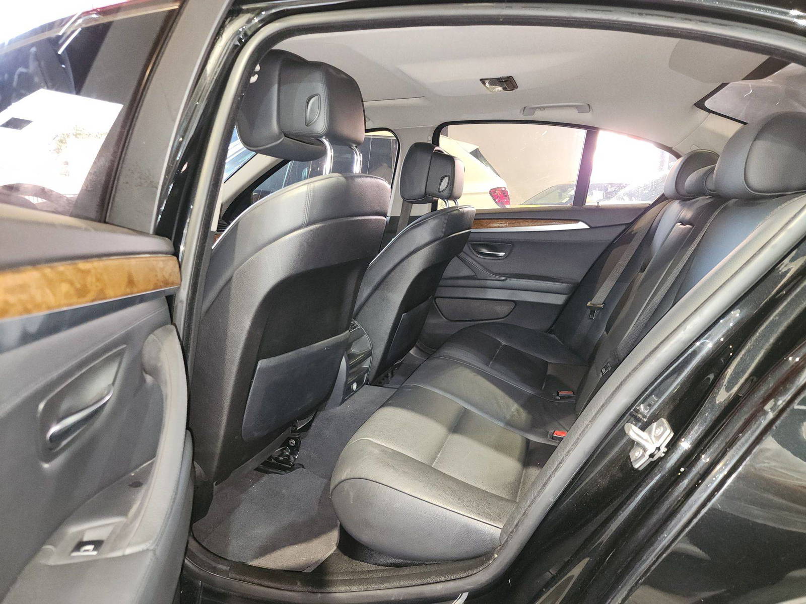 2010 BMW 523i — 205735 KM — Lot 501314 — Al Quoz - Marhaba Auctions Used Cars - Image 9