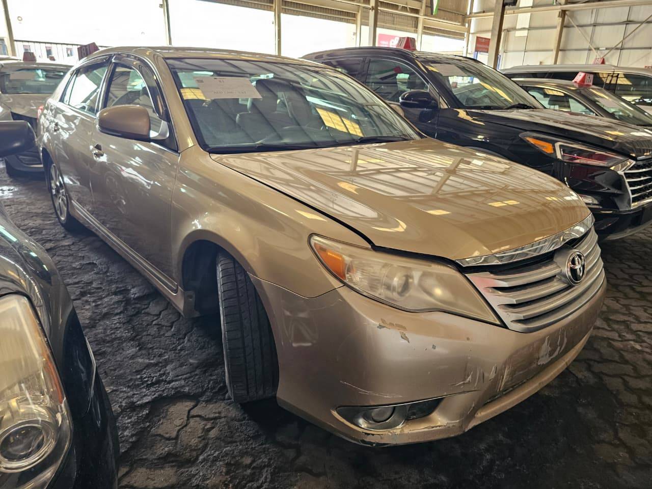 2011 TOYOTA AVALON — 203621 Miles — Lot U437154 — Main - Marhaba Auctions Used Cars - Image 4