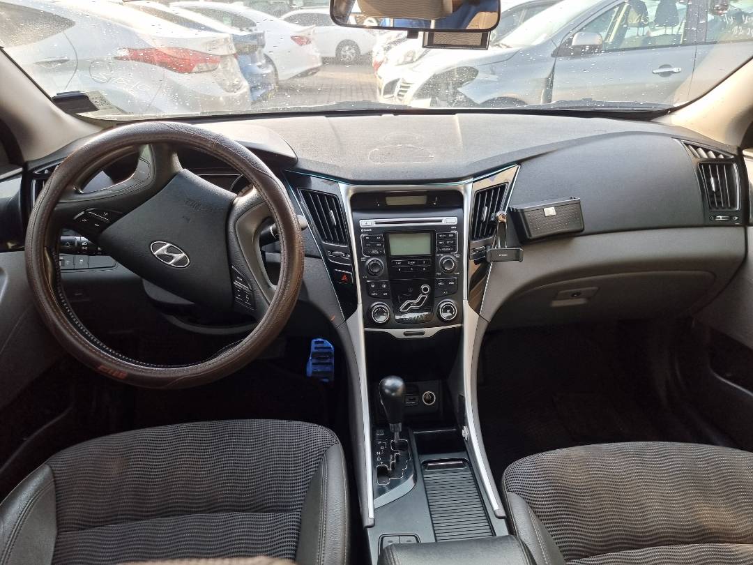 2010 HYUNDAI SONATA — 280683 KM — Lot 124587 — Ind. 12 - Marhaba Auctions Used Cars - Image 7