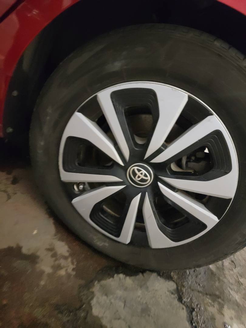 2017 TOYOTA PRIUS — 162518 Miles — Lot H3022891 — Main - Marhaba Auctions Used Cars - Image 6
