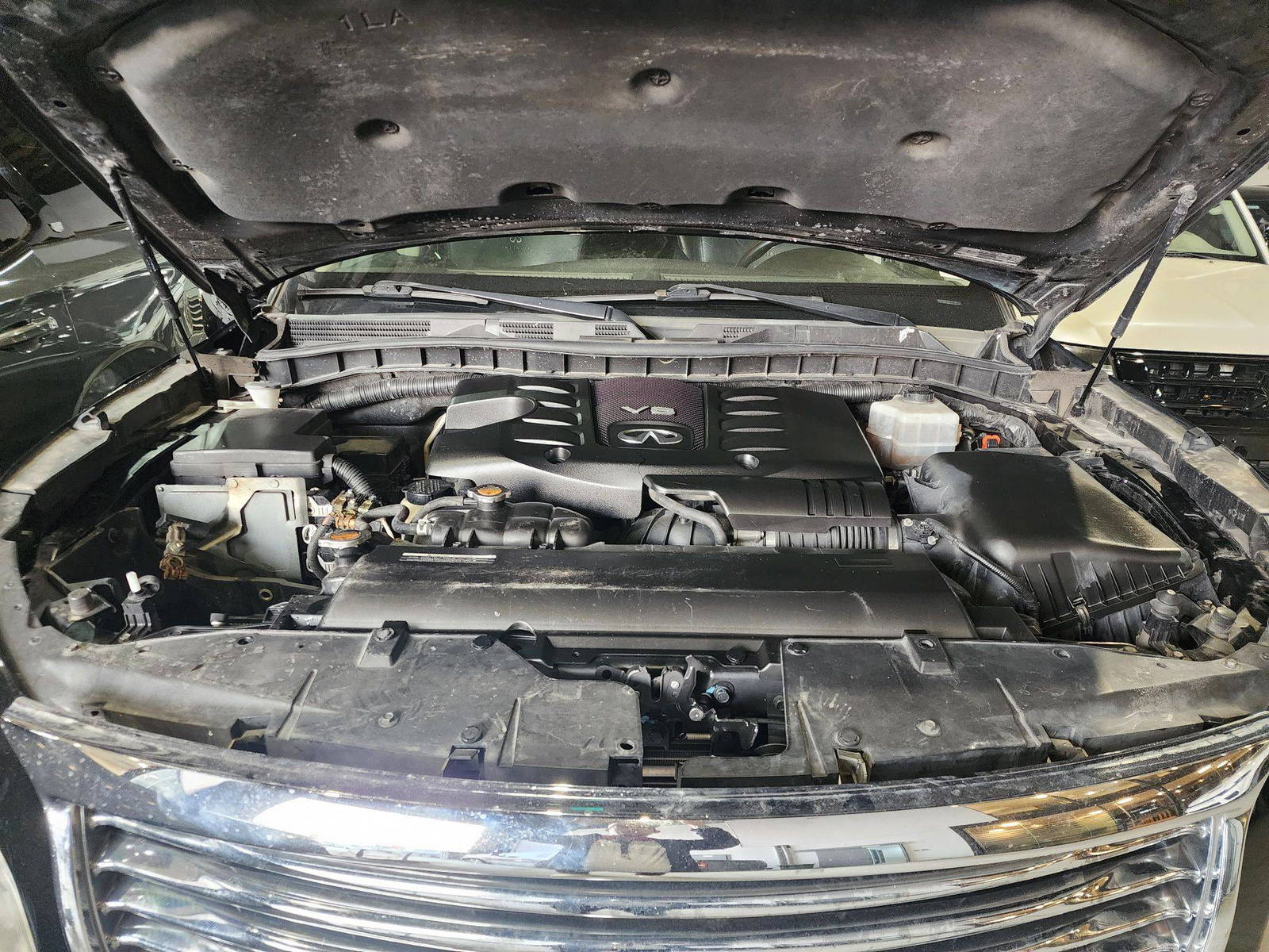 2014 INFINITI QX80 — 215717 Miles — Lot 555610 — Souq - Marhaba Auctions Used Cars - Image 13