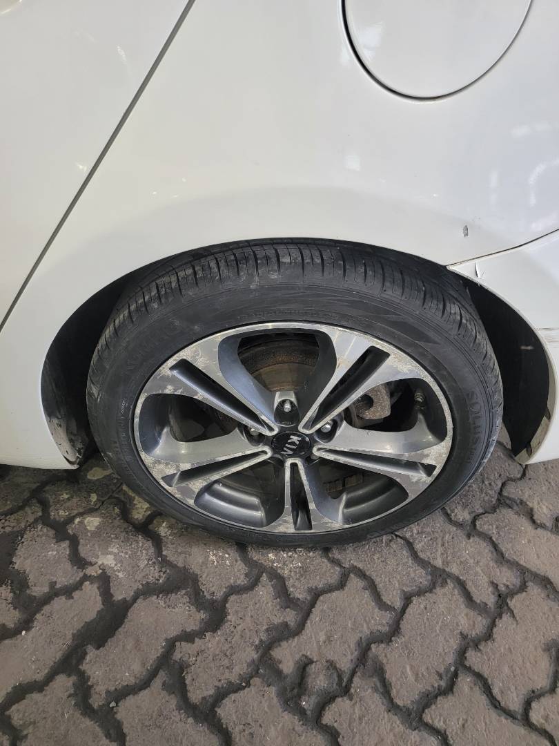 2013 KIA K3 — 164316 KM — Lot 037682 — Main - Marhaba Auctions Used Cars - Image 9