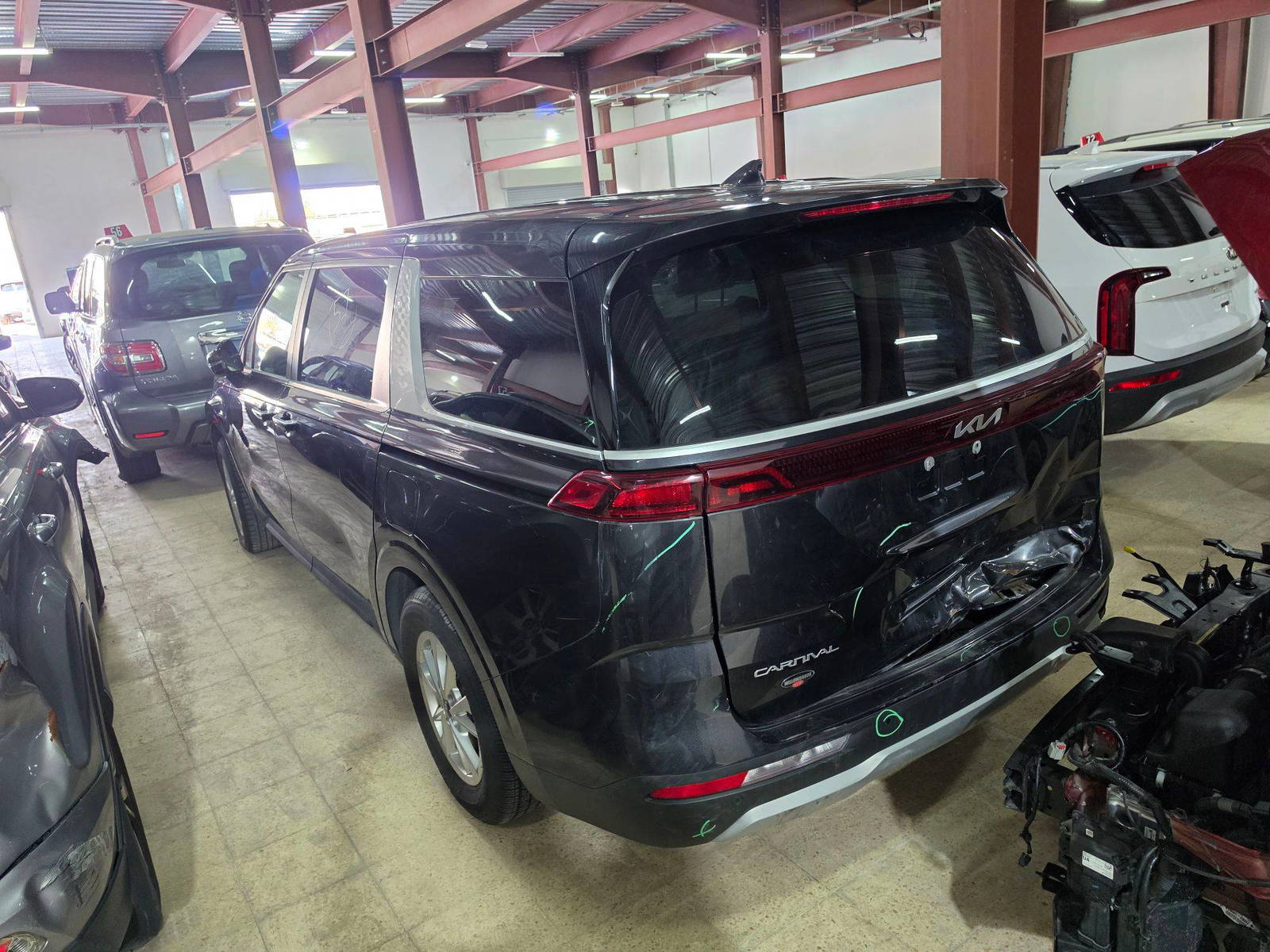 2023 KIA CARNIVAL LX — sold — 92286 Miles — Lot 96899315 - Marhaba Auctions Used Cars - Image 5