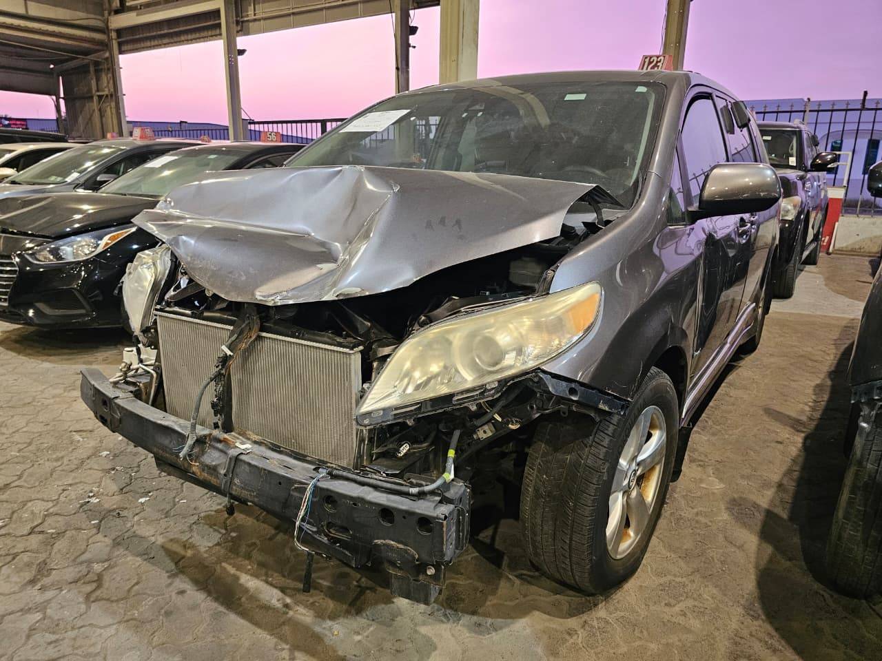 TOYOTA SIENNA