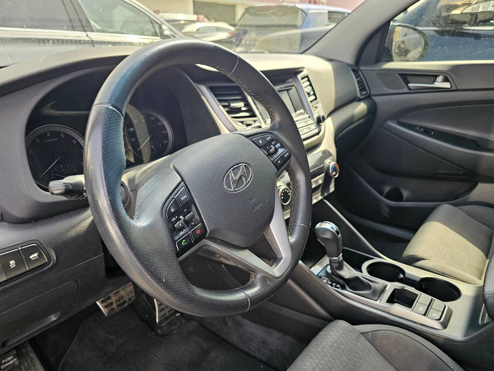 2017 HYUNDAI TUCSON — 114446 Miles — Lot 96786315 - Marhaba Auctions Used Cars - Image 9