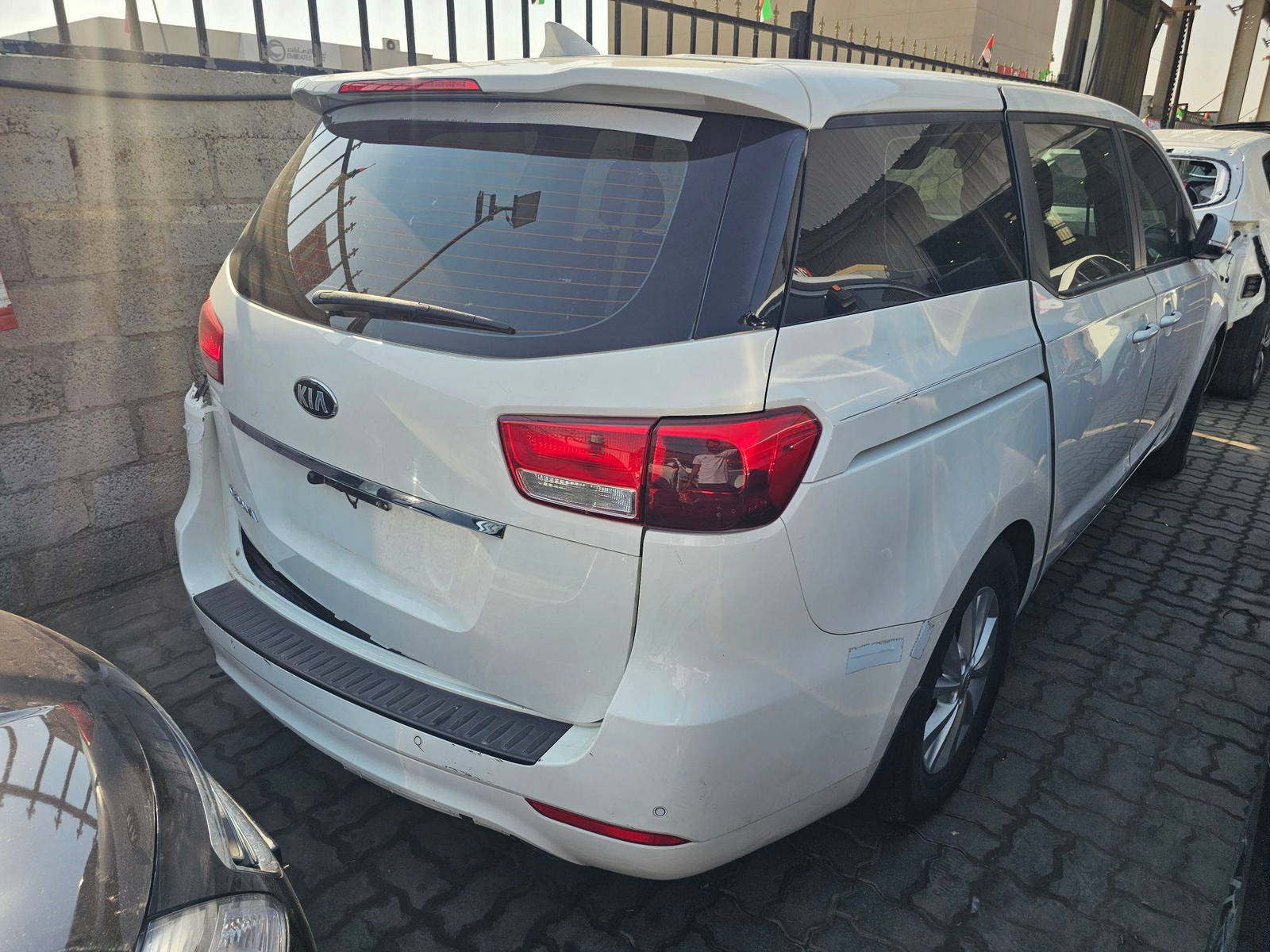 2015 KIA SEDONA — 162378 Miles — Lot F6080059 — Main - Marhaba Auctions Used Cars - Image 5