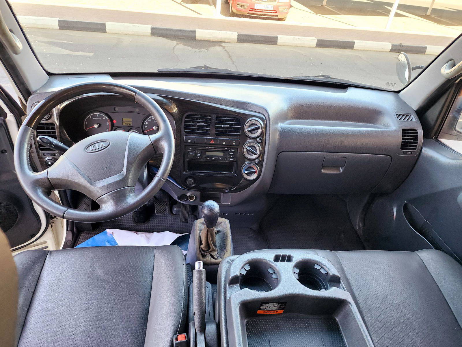 2011 KIA BONGO — 78852 KM — Lot 74ABK601010 — Souq - Marhaba Auctions Used Cars - Image 8