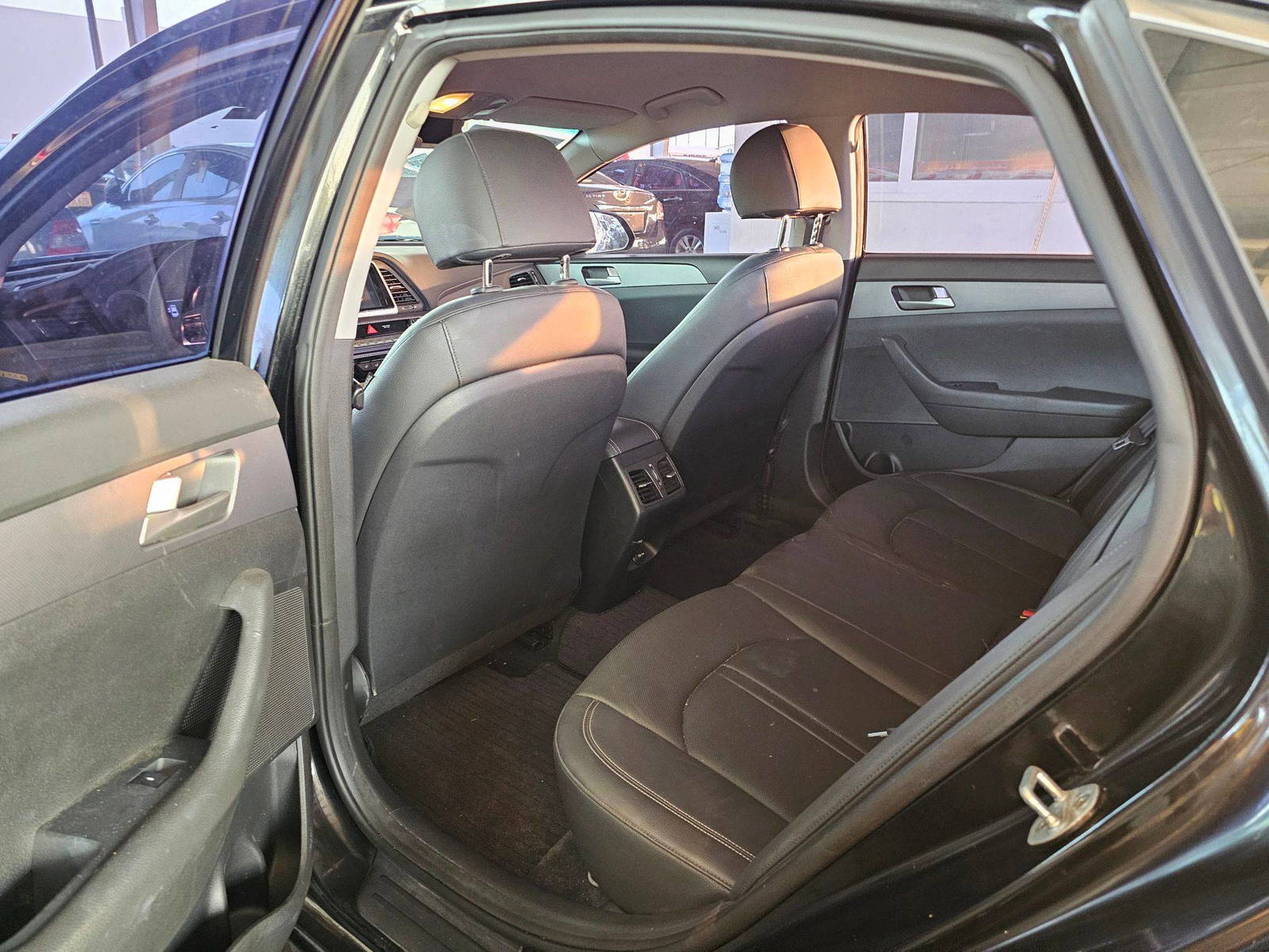 2018 HYUNDAI SONATA — Lot 1CBJA391980 — Souq - Marhaba Auctions Used Cars - Image 5