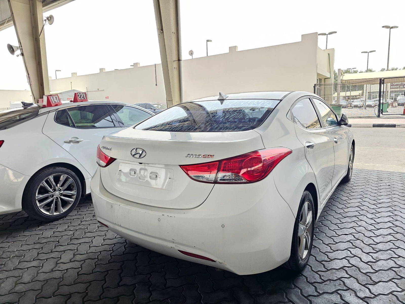 2011 HYUNDAI AVANTE — 239733 KM — Lot 081051 — Main - Marhaba Auctions Used Cars - Image 3