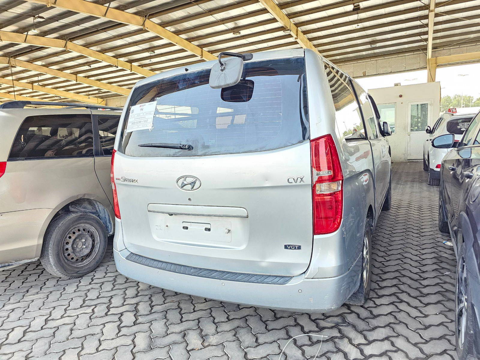 2010 HYUNDAI GRAND STAREX — 262273 KM — Lot 202783 — Souq - Marhaba Auctions Used Cars - Image 3
