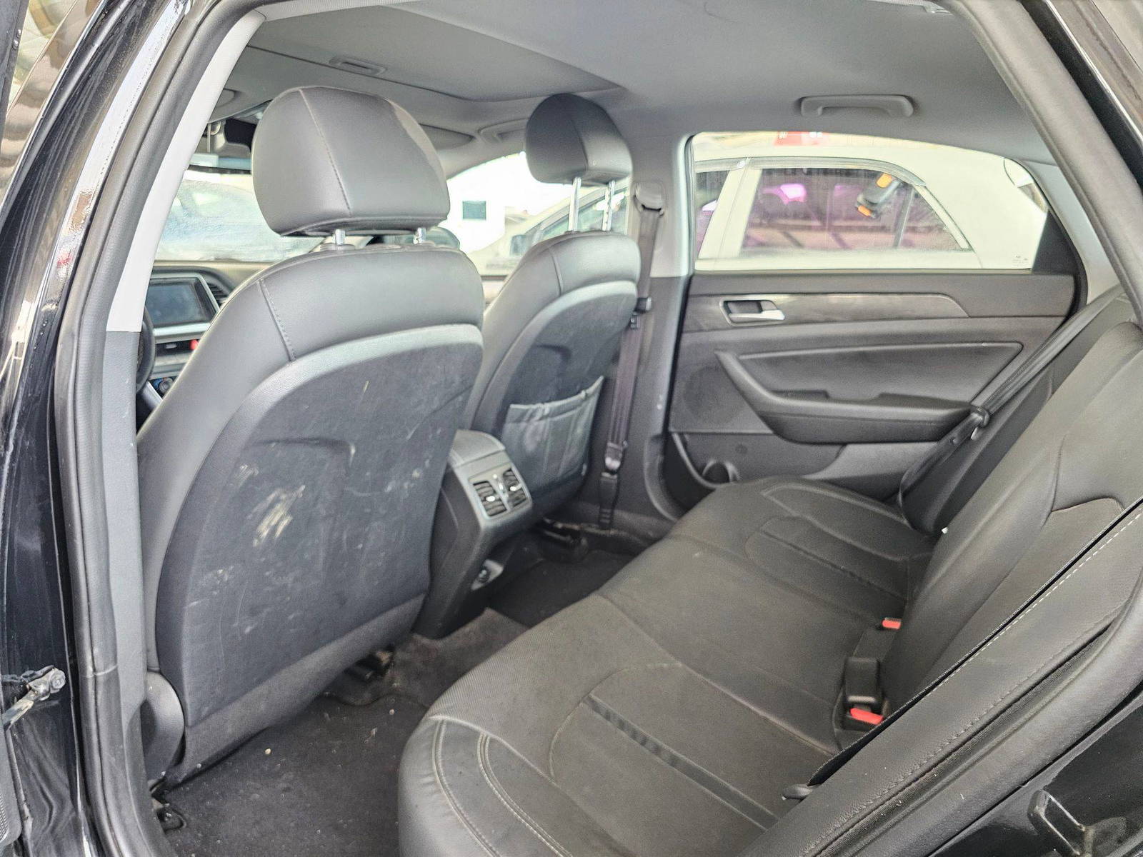2018 HYUNDAI SONATA — 96356 Miles — Lot 87553235 — Souq - Marhaba Auctions Used Cars - Image 6