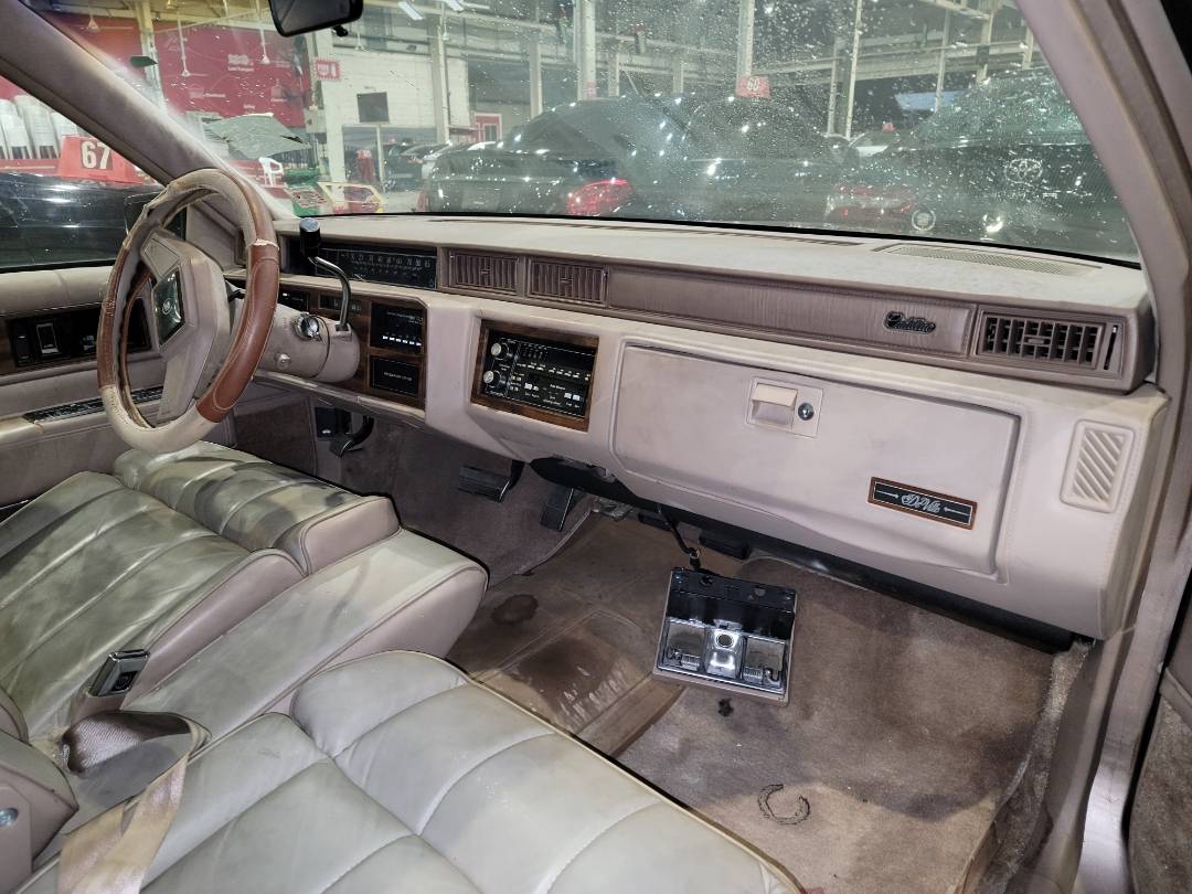 1988 CADILLAC DEVILLE — 999999 Miles — Lot 4314540 - Marhaba Auctions Used Cars - Image 5