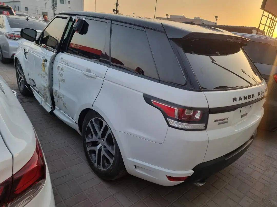 LAND ROVER RANGE ROVER SPORT AUTOBIOGRAPHY 2014 - Marhaba Auction Used Cars - Image 5