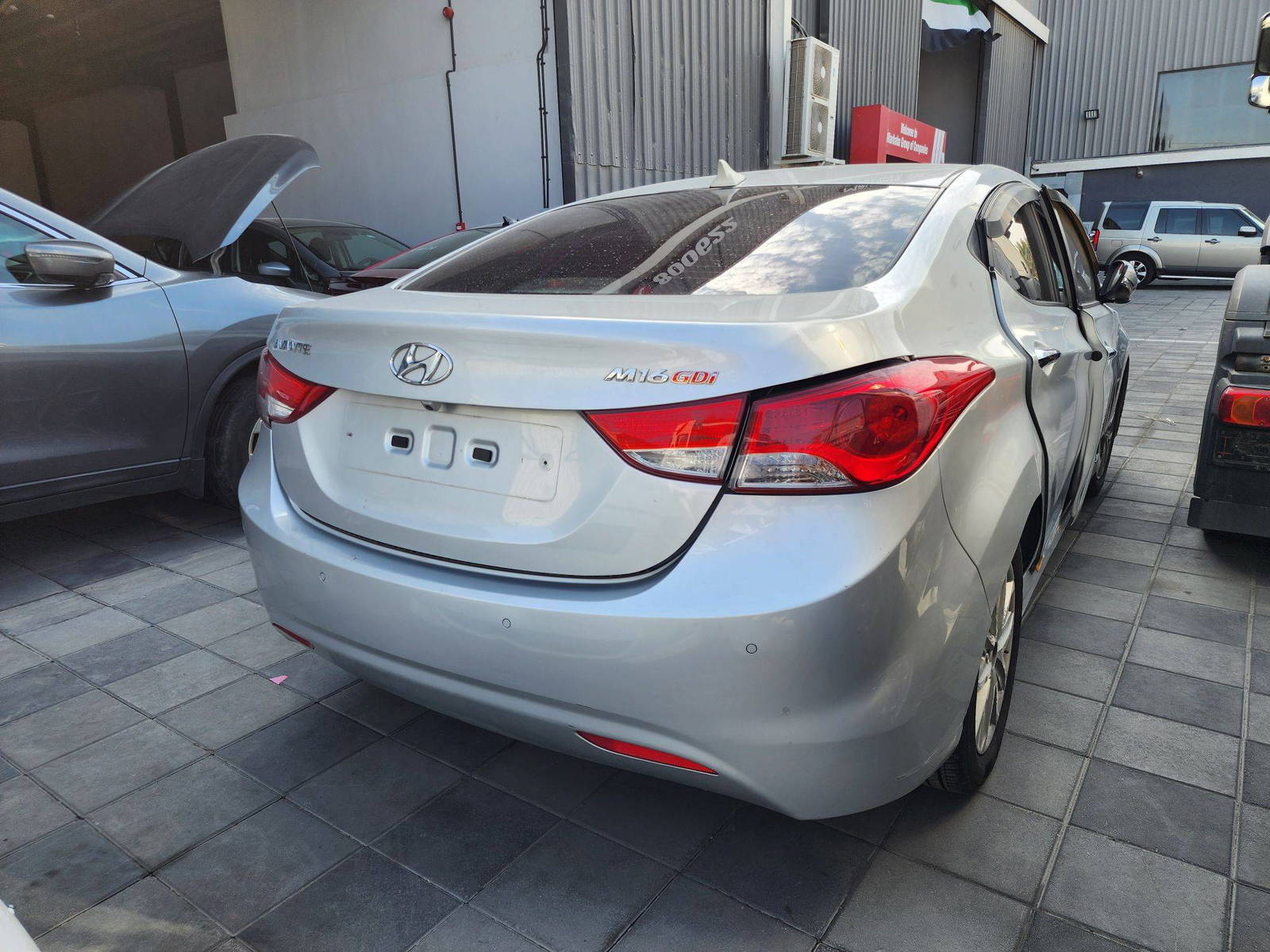 2011 HYUNDAI AVANTE — 191596 KM — Lot 128145 — Al Quoz - Marhaba Auctions Used Cars - Image 6