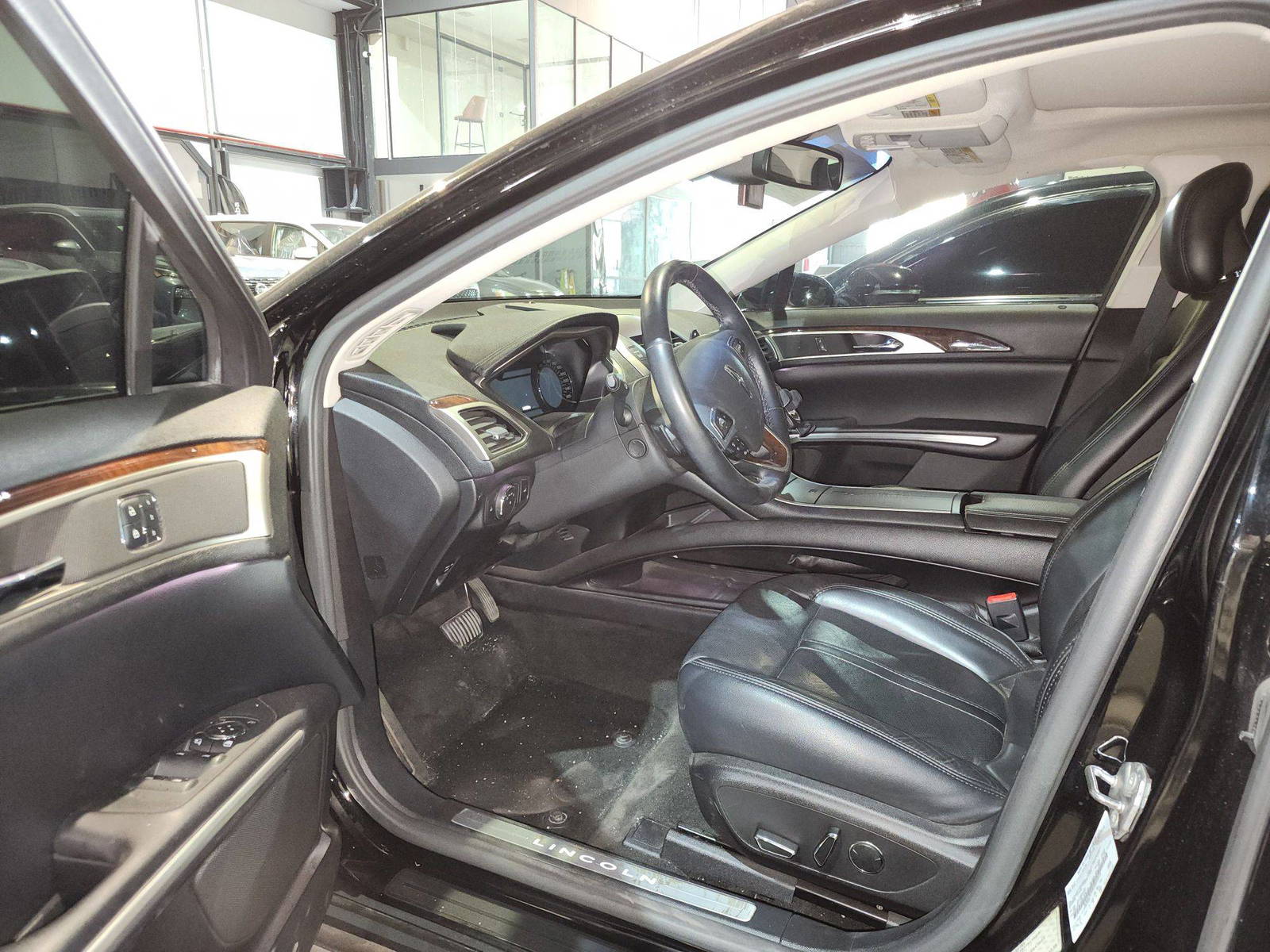2016 LINCOLN MKZ — 148026 KM — Lot 605612 — Al Quoz - Marhaba Auctions Used Cars - Image 10